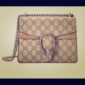 Gucci Dionysus GG Supreme Mini.